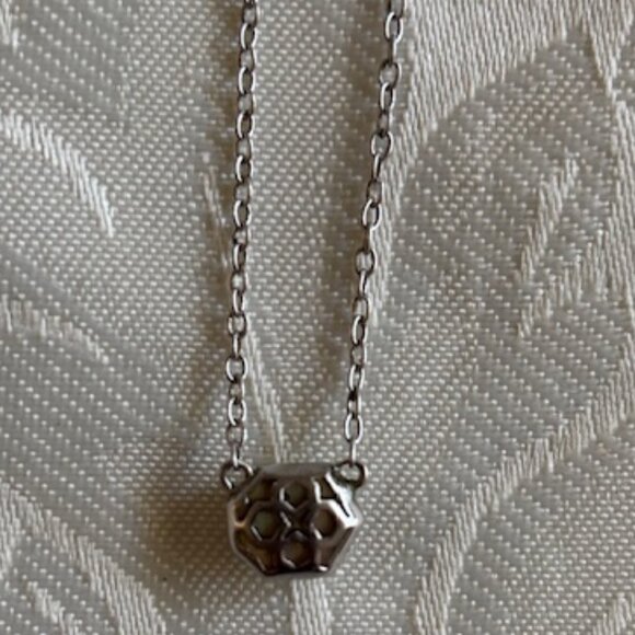 Kendra Scott Mother Pearl on Chain Necklace - Picture 3 of 5